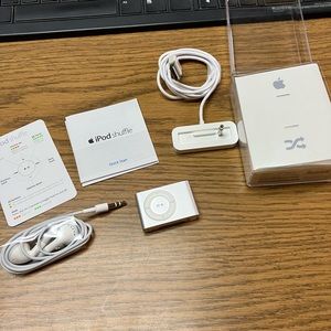 Brand New (opened) Apple iPod Shuffle 1GB